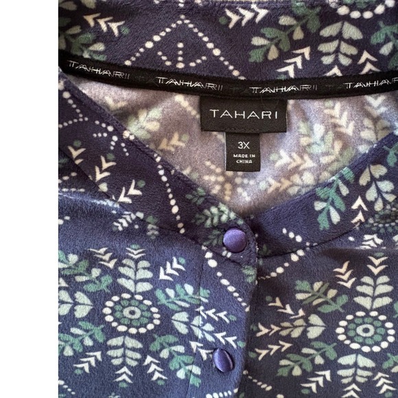 Tahari Women's Pajama Set 3X | Button Front Top & Pants | Blue Snowflake Print - Picture 6 of 10